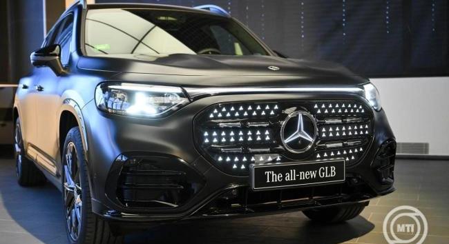 Megnyílt a Mercedes-Benz Studio Budapest programsorozat