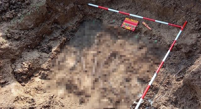 Második világháborús magyar katonákat exhumáltak Hollóházán