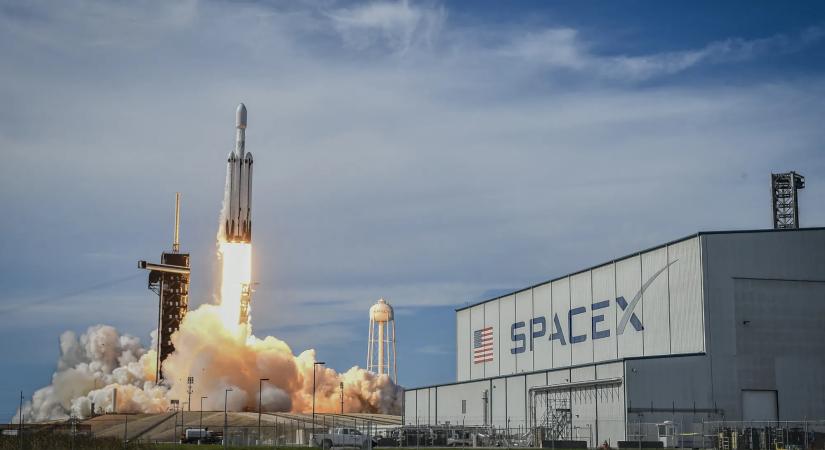Borzalmas pénzügyi eredményekkel vág neki az IPO-nak a SpaceX