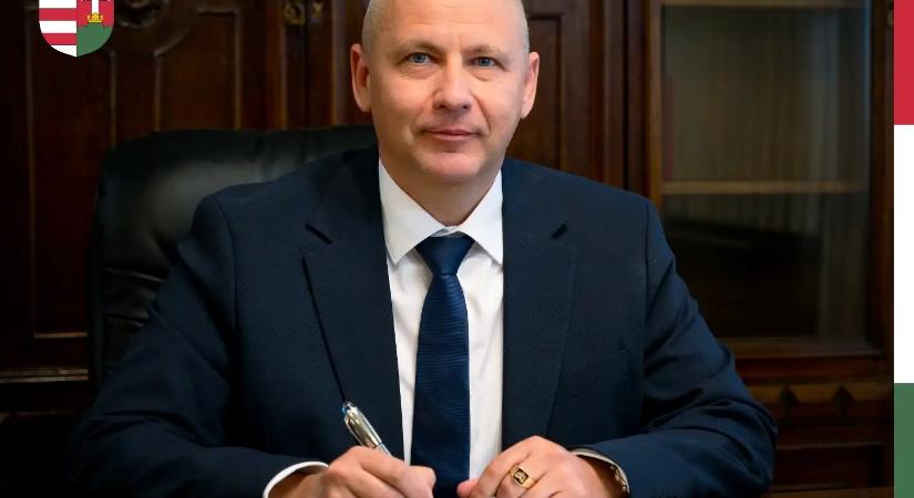 „Nem a reprezentatív terek adják a Honvédség erejét” – Laktanyákra költik a kaszinóminiszter volt székhelyének milliárdjait