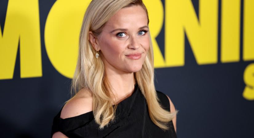 Reese Witherspoon farmerruhája lesz a nyár legnagyobb slágere