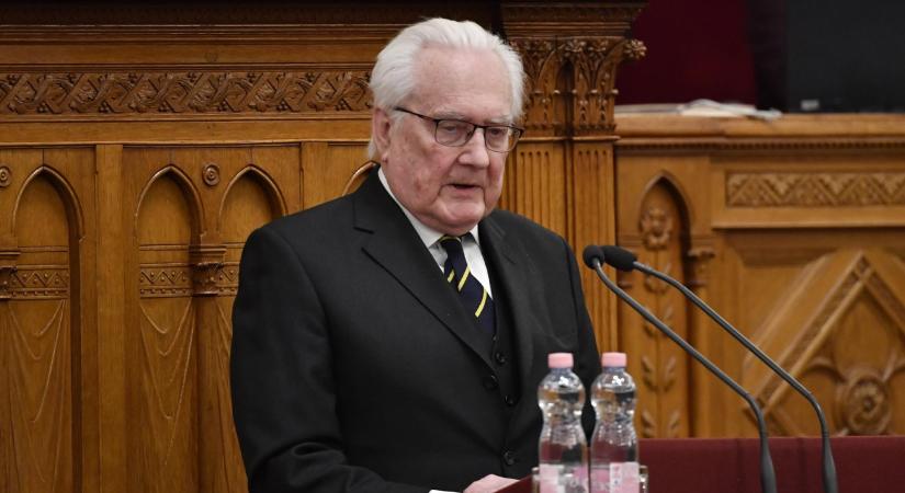 Róna: Sulyok saját elmondása szerint nem tesz semmit az Alaptörvényben előírt feladatköre ellátása érdekében