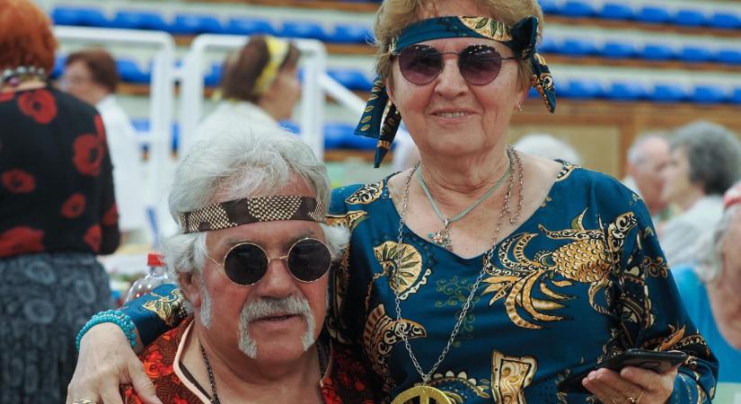 Együtt buliztak a szépkorúak a veszprémi nyugdíjasmajálison (galéria)