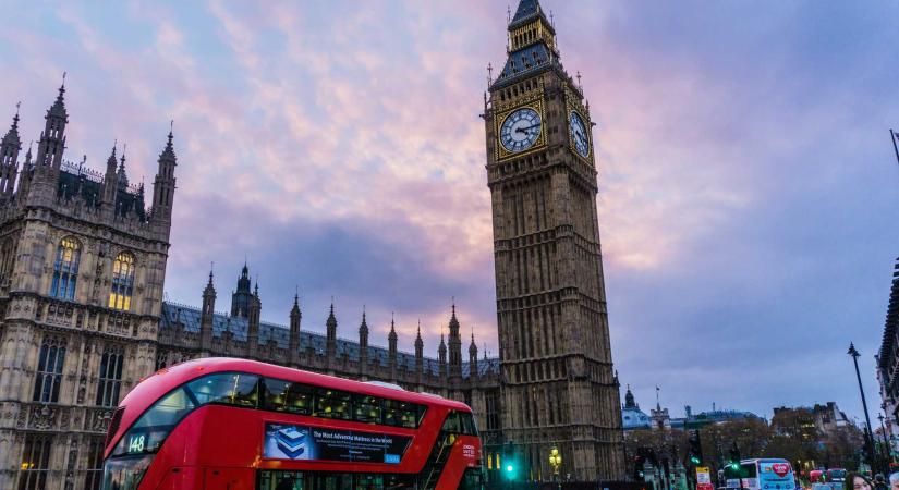 Százezrével távoznak az EU-s állampolgárok Nagy-Britanniából