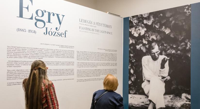 Lebegés a fénytérben – a gyermekek számára is élvezhető kiállítás tekinthető meg Balatonfüreden