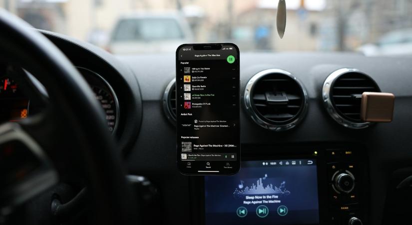 Bosszantó hibával megy a felhasználók agyára a Spotify