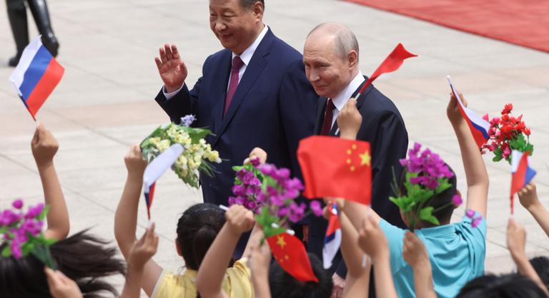 Trump után Putyin is Pekingbe ment, és ennek komoly üzenete van