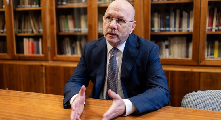 Hack Péter szerint alkotmányellenesek lehetnek a Tisza Párt Alaptörvény-módosítási tervei