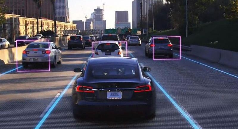 Litvánia zöld utat adott a Tesla önvezető rendszerének