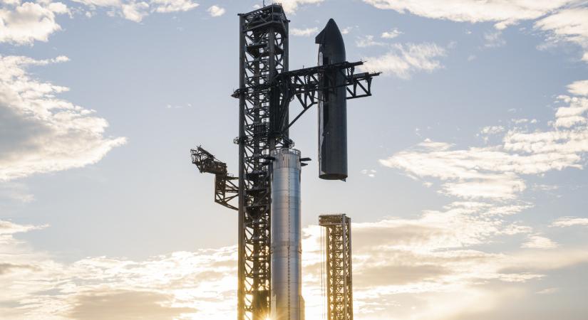 Baj van a SpaceX-nél, halasztanak