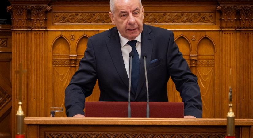 Közzétette a Sándor-palota a kegyelmi ügy dokumentumait