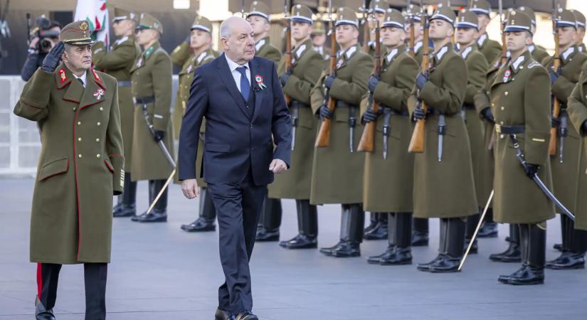 A Sándor-palota nyilvánosságra hozta a kegyelmi ügy dokumentumait, de a honlap összeomlott a terhelés alatt