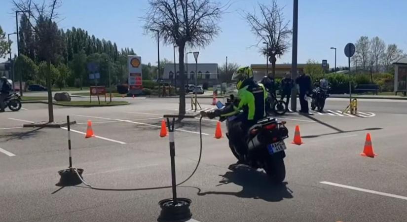 Motorosok, figyelem! Rendőrök tartanak ingyenes vezetéstechnikai tréninget az érdeklődőknek