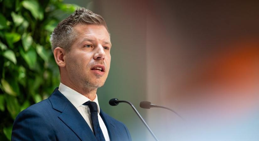 Magyar Péter: Novák Katalin valljon színt, hogy Orbánék kérésére adott-e kegyelmet Kónya Endrének