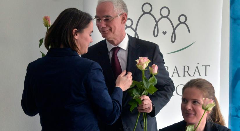 Közzétette a kegyelmi ügy dokumentumait a Sándor-palota, Magyar Péter felszólította Novák Katalint