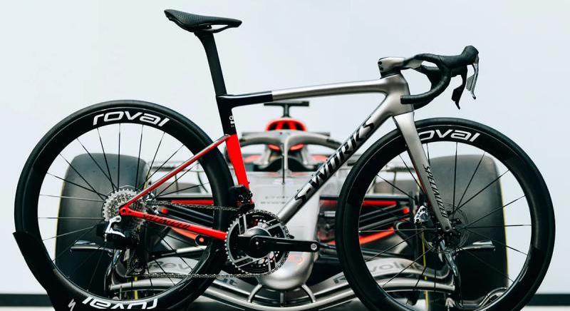 Forma–1-es dizjnt kapott a Specialized bringja