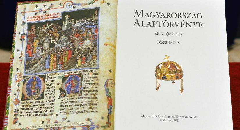 Az alaptörvény módosítását kezdeményezték a Tisza Párt képviselői: maximalizálnák a a miniszterelnöki megbízatás maximális hosszát
