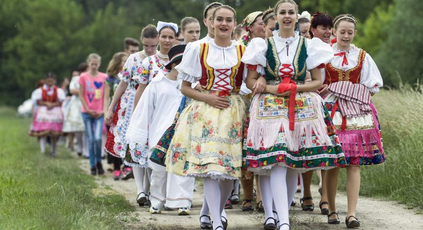 Ünnepi és lelki témájú műsorok pünkösdkor a közmédia rádiócsatornáin