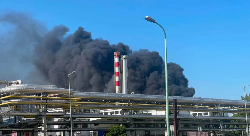 Megszólalt a tűzoltó százados a MOL-üzemben történt robbanásról