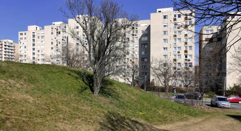 Egyre többet kell engedniük az eredeti árból a lakáseladóknak, hogy egyáltalán megjelenjenek az érdeklődők