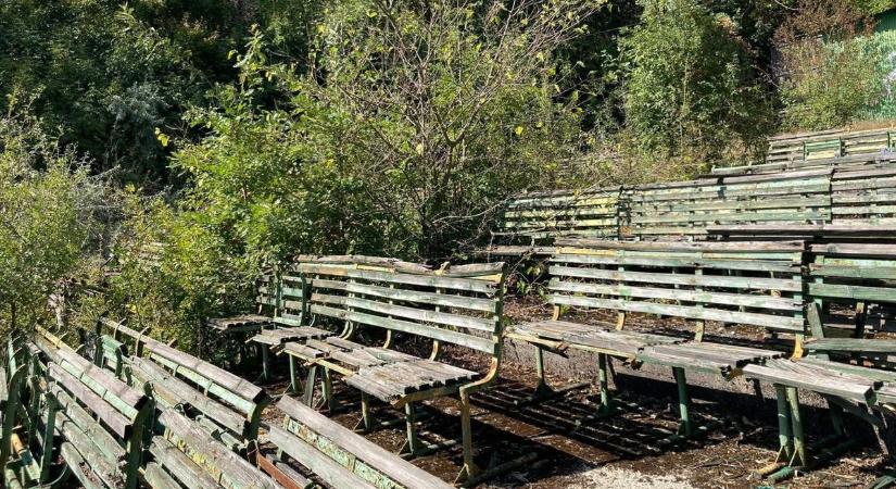 Letaglózó urbexfotókon a balatoni kertmozi - így zabálja fel az idő vasfoga