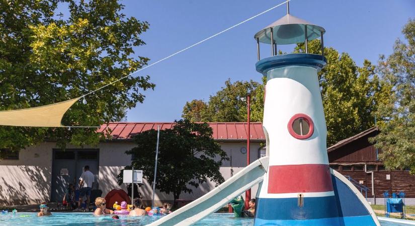 Jelentős fejlesztés zajlik a püspökladányi strandon, az aktuálisokról kérdeztük a polgármestert