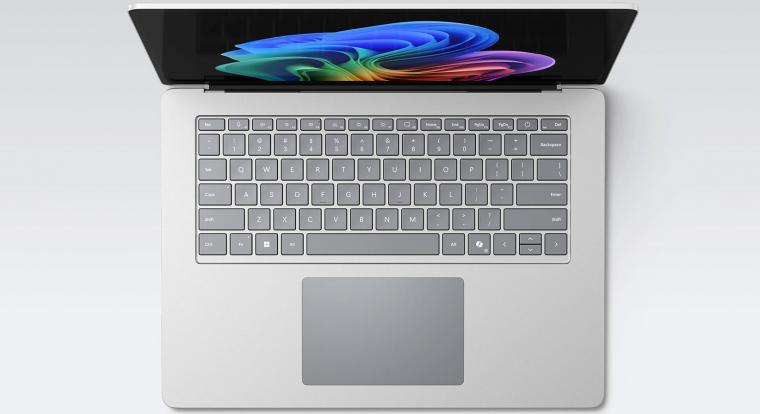 A MacBook Neo sikerét fenyegeti a hamarosan megjelenő, 8 GB-os Microsoft Surface laptop