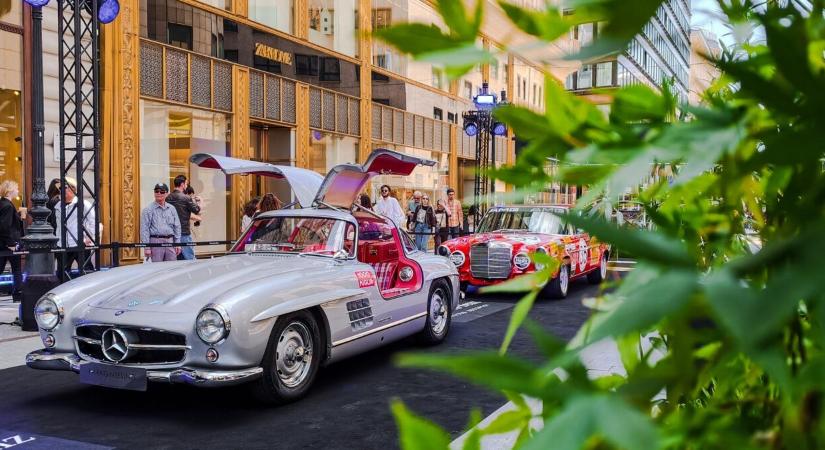Legendás modellekkel vette be Budapestet a Mercedes-Benz