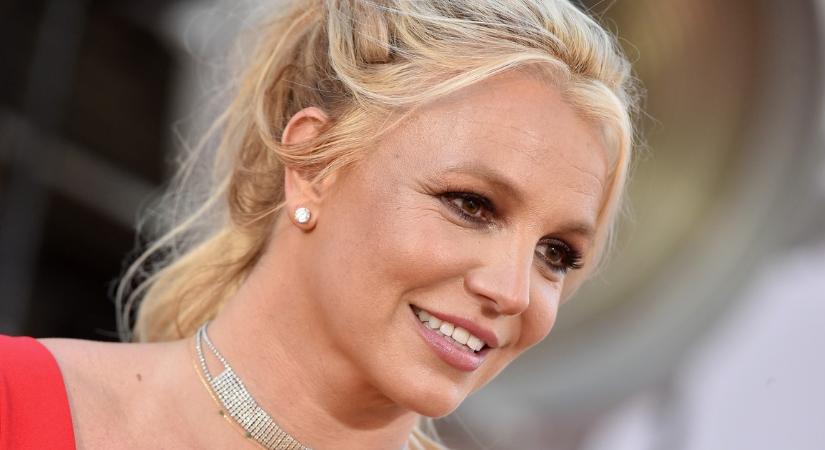 Kiszivárgott a videó: bilincsben vitték el a rendőrök Britney Spears-t