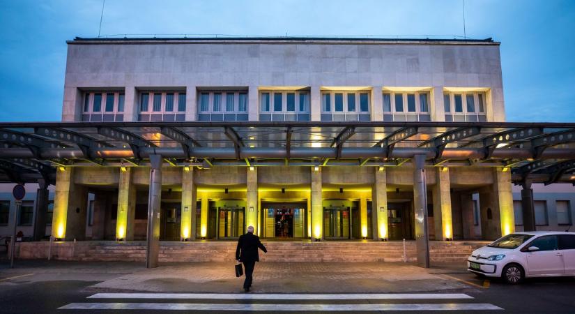 A BL-döntő miatt újra megnyitja kapuit a Liszt Ferenc Repülőtér 1. Terminálja: videón a látványos átalakulás