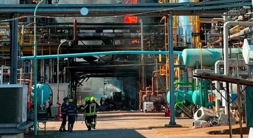 Tragédia a MOL-üzemben: Halálos robbanás rázta meg Tiszaújvárost, a köztársasági elnök is részvétét fejezte ki