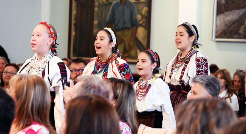 Karcagi, mezőtúri és szolnoki egészségügyisek kapták meg a vármegye legmeghatóbb díját – galéria
