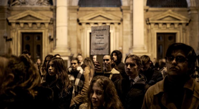 Benczes István, Rosta Miklós: Mi hozhatná el a rendszerváltás élményét az egyetemek falai közé?