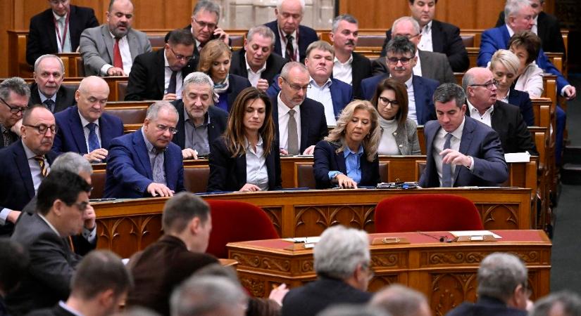 Helycserével „támad” a Fidesz