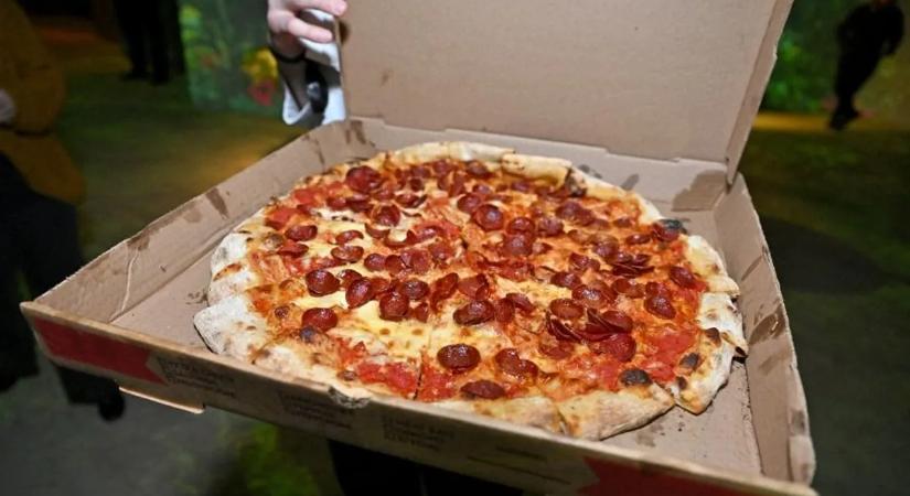Kirobbant a pizzabotrány: olyat ehettek az emberek, amit nem lett volna szabad