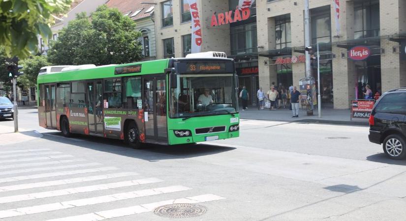 Figyelem! Változik a pécsi buszmenetrend