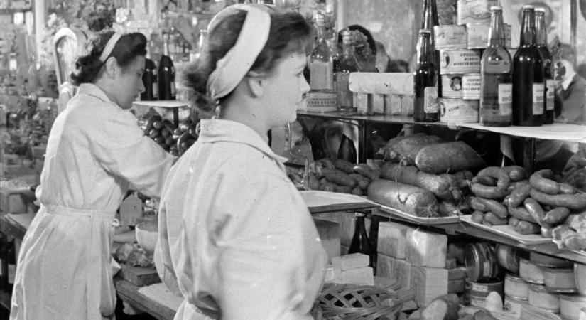 Vasedénybe jártunk és közértbe, fityula és fejkendő volt az eladók munkaruhájának része (képgaléria)