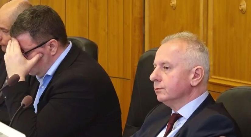 Óriási a baj Pécsen, nyolc milliárdos gyorssegély kellene! Meddig lesz fizetés?