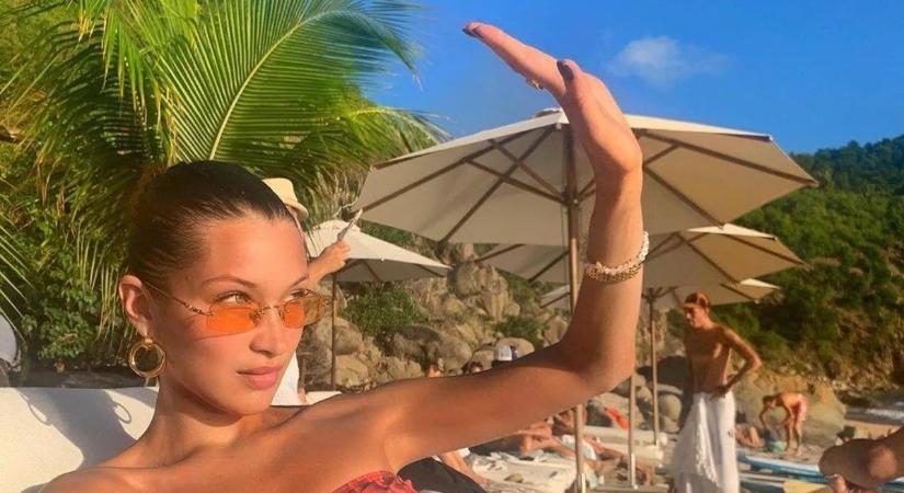 Megrémisztette barátait Bella Hadid! Önként vetette bele magát a tengerbe