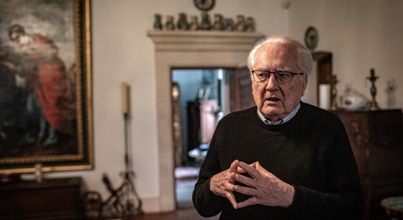Róna Péter szerint Sulyok Tamás elmozdítására létezik egy „harmadik út” is