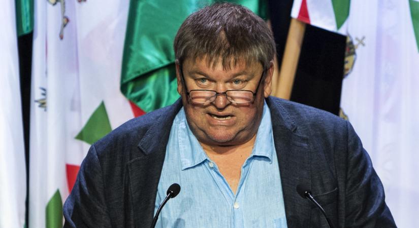 Kálomista Gábor kiszáll, de nem mindenhonnan, és éles kritikát fogalmazott meg