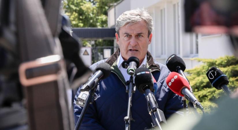 Kapitány István Tiszaújvárosban: 3 percen belül ott volt a segítség, azonnal elkezdték a mentést és a mérést – fotók, videó