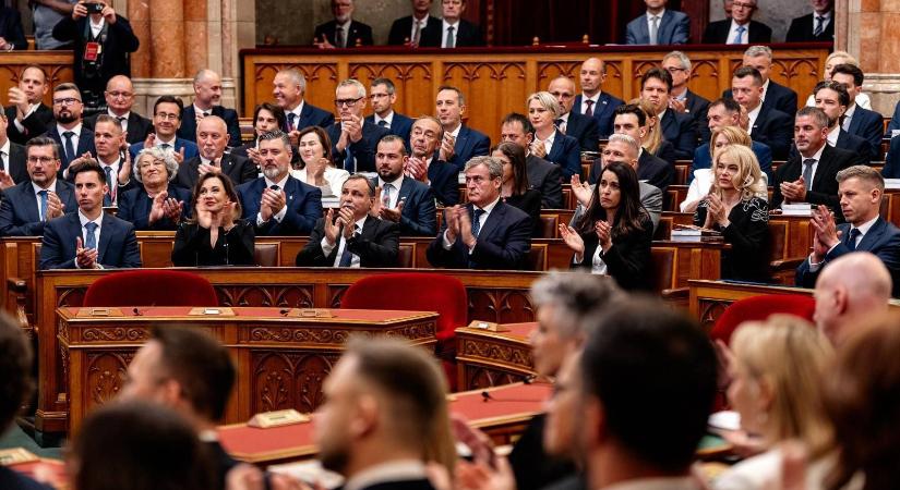 Kitör a sajtószabadság a Parlamentben