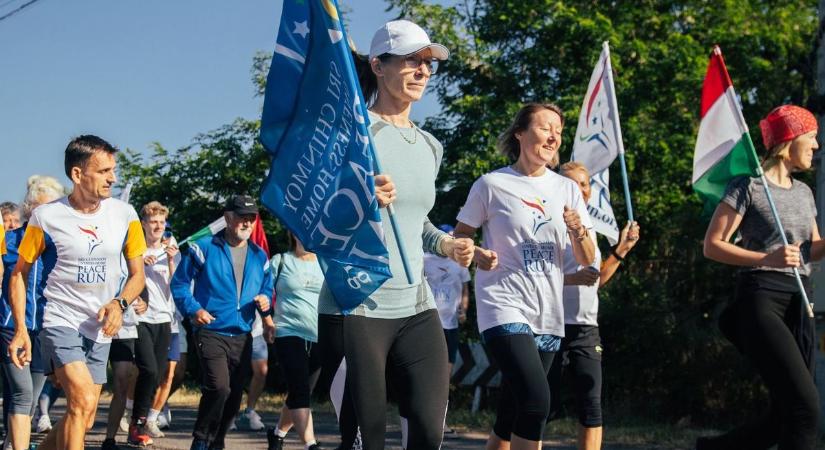 Százak futottak a békéért Tiszafüreden