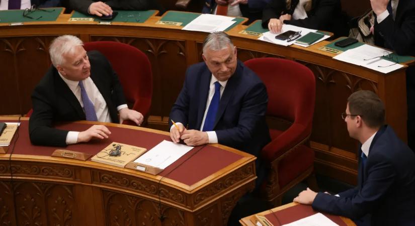A Fidesz már diktatúrában érzi magát, de épp miattuk nincs kontroll az Alaptörvény-módosítások felett