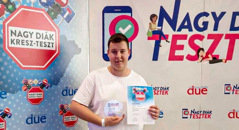Óriási Bláthy sulis siker: Gergely 23 ezer diák közül lett az ország legjobbja
