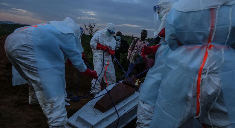 Felgyújtották egy kongói kórház izolációs sátrait, mert a helyiek nem hitték el, hogy az ebola valódi