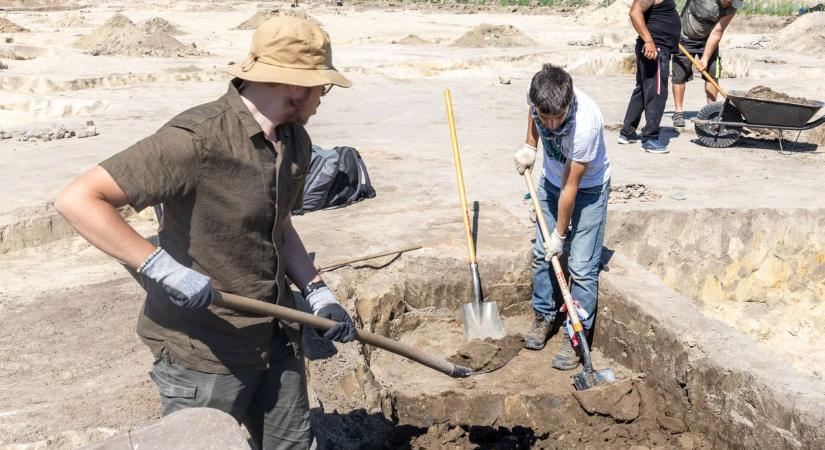 Titkokat rejt a föld Mocsán: megnyílik a nagyközönség előtt a mocsai ásatás