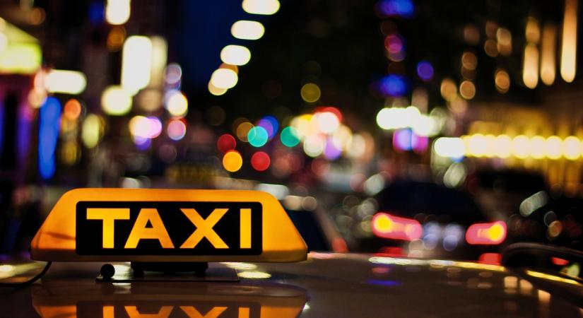 Drágulhat a taxizás Budapesten: ennyibe kerülhet majd egy kilométer