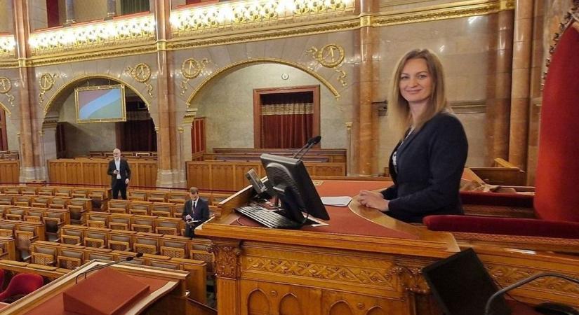 A Tisza ezúttal a távozó képviselők végkielégítését vette célba